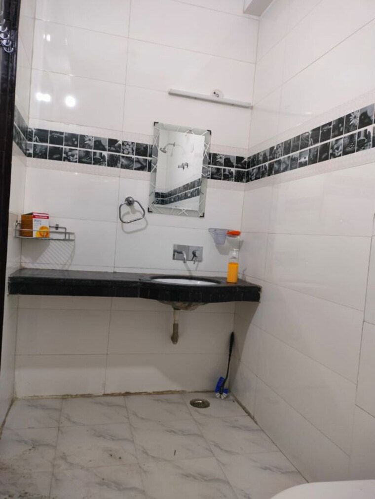 Bathroom, sector 5 2 Bedroom 1612 Sq.Ft. Independent House In Sector 5 Gurgaon 10711730