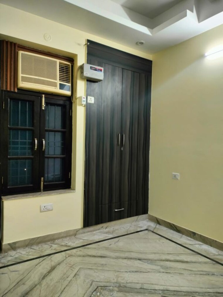 Room, sector 5 2 Bedroom 1612 Sq.Ft. Independent House In Sector 5 Gurgaon 10711730