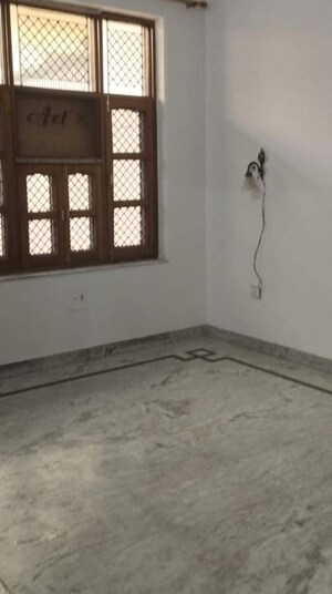 Room in 2 BHK Independent House at Sector 5 – for Rent