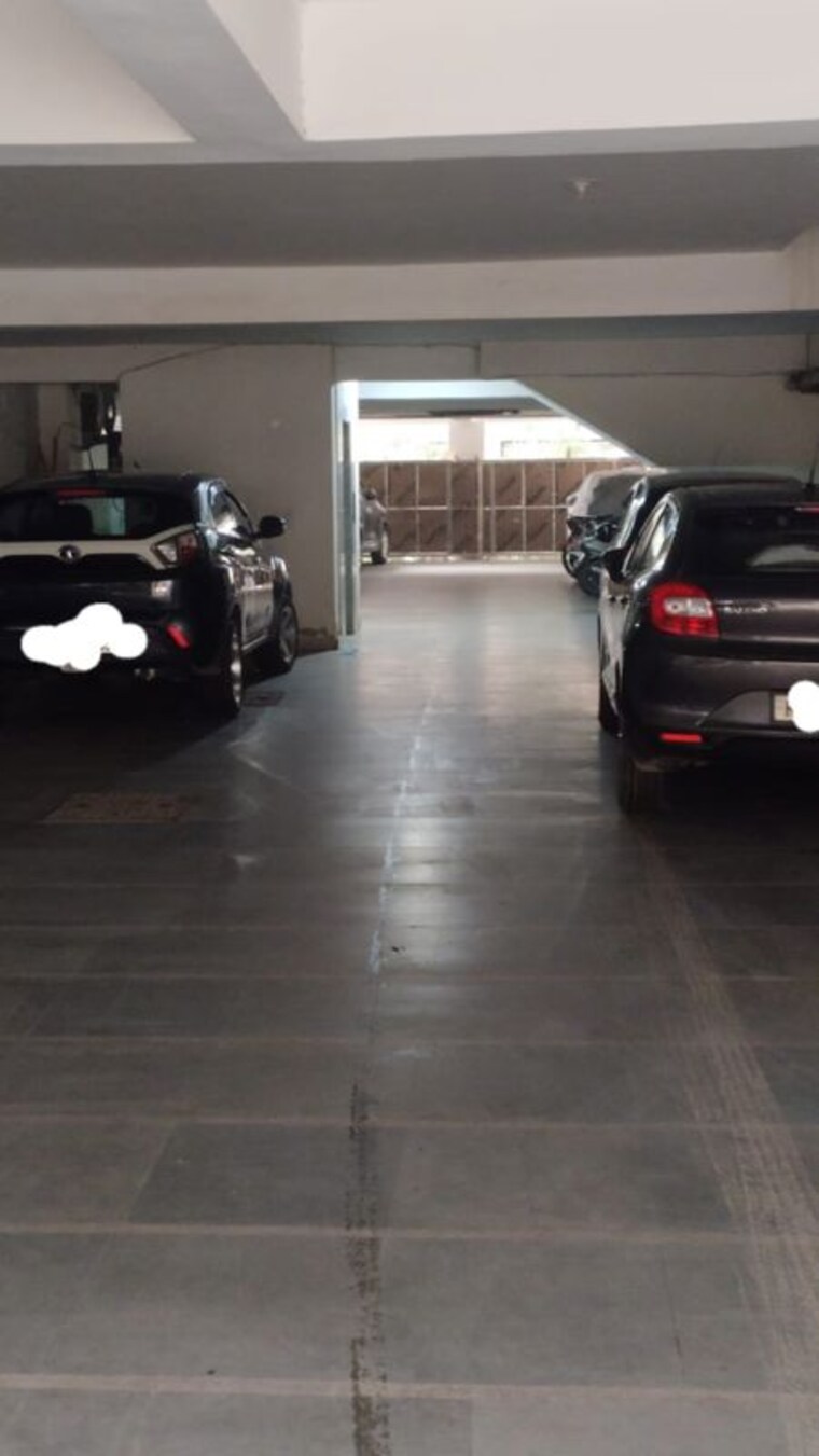  Parking, sector 5 2 Bedroom 1200 Sq.Ft. Independent House In Sector 5 Gurgaon 10711737