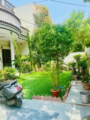 2 BHK Independent House – Garden View at Sector 5 - for Rent