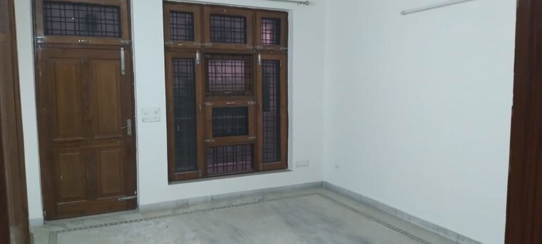 Room, sector 5 3 Bedroom 1523 Sq.Ft. Independent House In Sector 5 Gurgaon 10711741