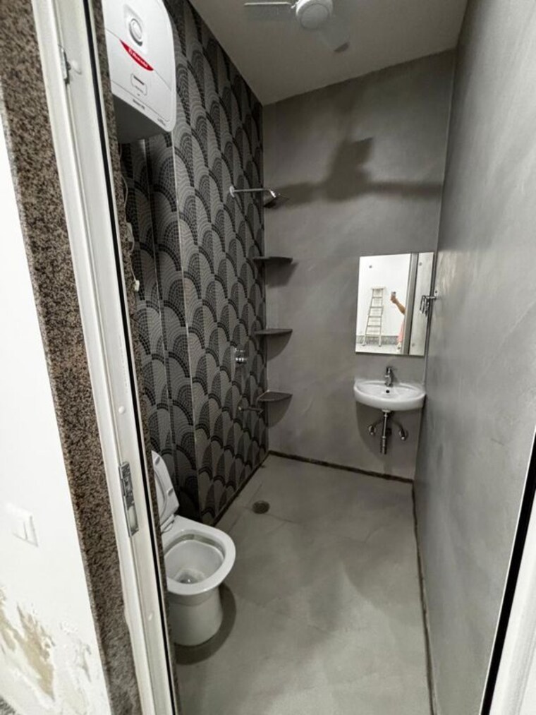 Bathroom, greater kailash i Commercial Office Space 1400 Sq.Ft. In Greater Kailash I Delhi 10711756