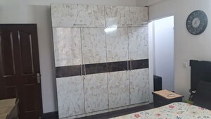 Furnished Amenities in 3.5 BHK Apartment at H R Buildcon Elite Homz, Sector 77 – for Rent