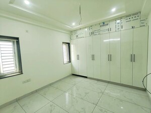 Room in 2 BHK Apartment at Vidhya Nagar – for Sale