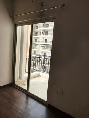 Room in 2.5 BHK Apartment at Gardenia Gateway, Sector 75 – for Rent