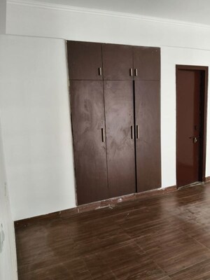 Room in 2.5 BHK Apartment at Gardenia Gateway, Sector 75 – for Rent