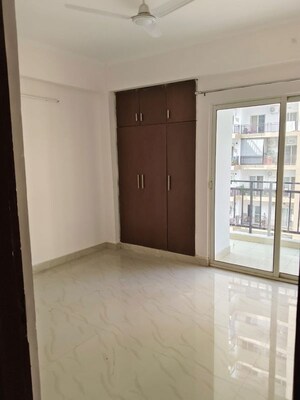 Room in 2.5 BHK Apartment at Gardenia Gateway, Sector 75 – for Rent
