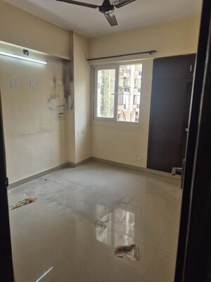 Furnished Amenities in 2 BHK Apartment at Sethi Max Royale, Sector 76 – for Rent