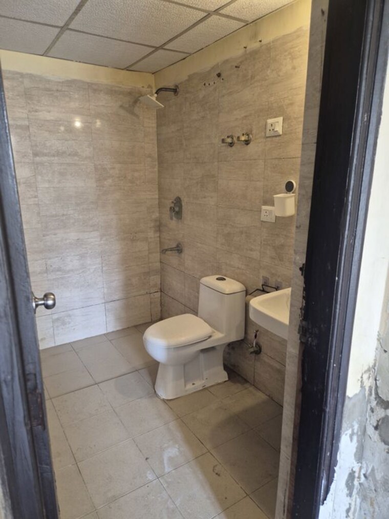 Kitchen, sethi-max-royale 2 Bedroom 895 Sq.Ft. Apartment In Sector 76 Noida 10711800