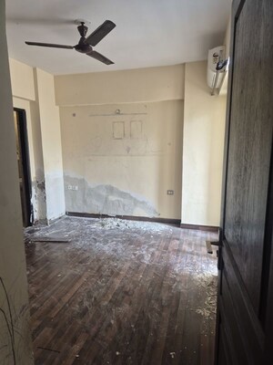 2 BHK Apartment For Rent in Sethi Max Royale, Sector 76