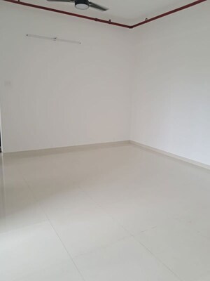 Room in 2 BHK Apartment at Runwal The Central Park, Chinchwad – for Rent