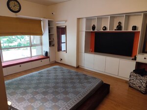 Room in 4 BHK Apartment at Waterfront Condominiums, Kalyani Nagar – for Rent