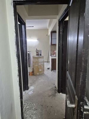Furnished Amenities in 2 BHK Apartment at Sethi Max Royale, Sector 76 – for Rent