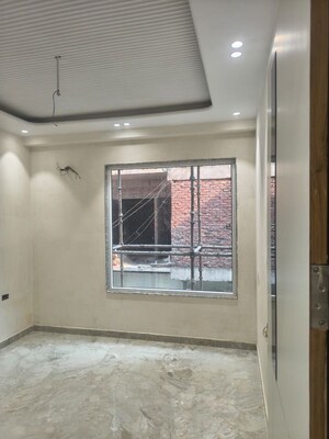 Room in 3 BHK Builder Floor at Sector 107 – for Sale