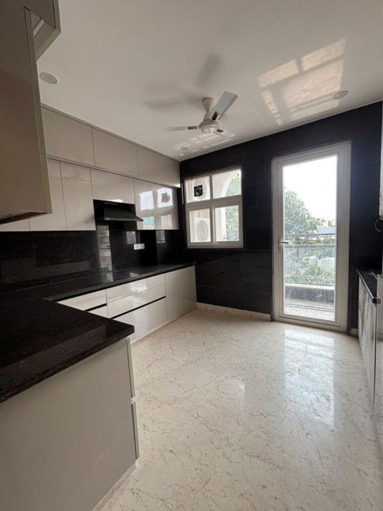 Kitchen, hauz khas 3 Bedroom 1500 Sq.Ft. Builder Floor In Hauz Khas Delhi 10711843
