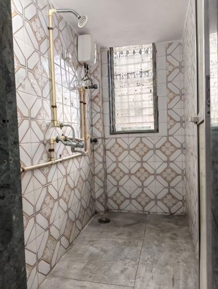Bathroom, evershine nagar 1 Bedroom 420 Sq.Ft. Apartment In Evershine Nagar Mumbai 10711850