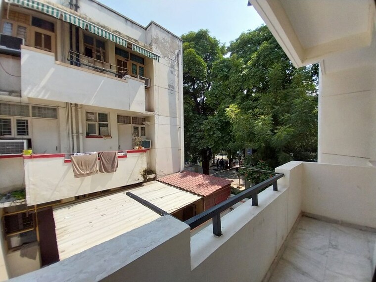 Balcony, unitech-south-city-ii 3 Bedroom 1300 Sq.Ft. Builder Floor In Sector 50 Gurgaon 10711857