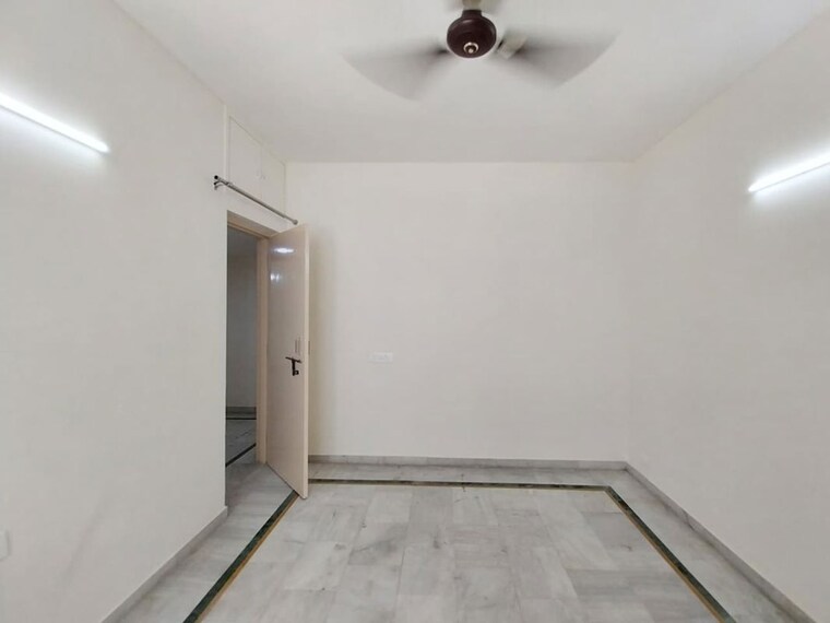 Room, unitech-south-city-ii 3 Bedroom 1300 Sq.Ft. Builder Floor In Sector 50 Gurgaon 10711857