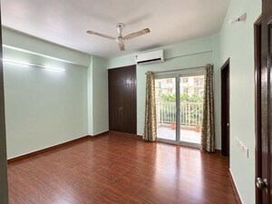 Room in 2 BHK Apartment at Palm sunrise, Shahpur Bamheta – for Rent