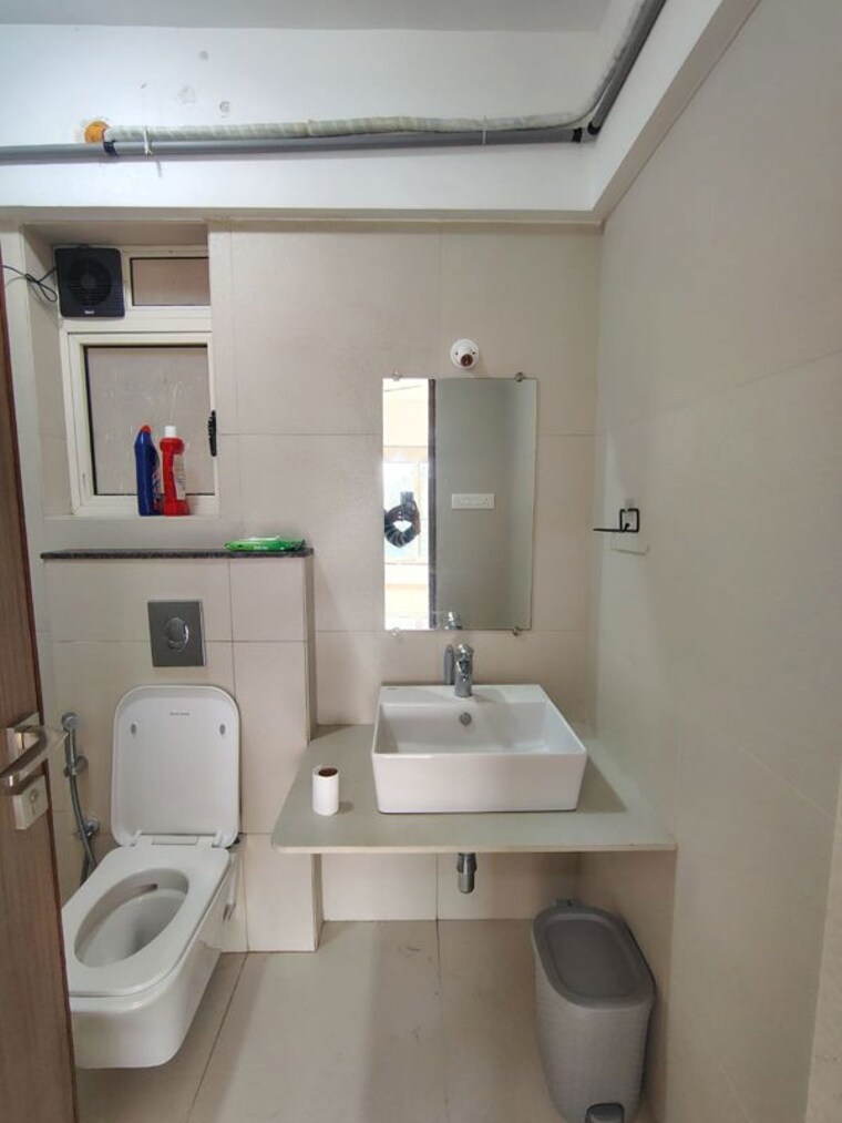 Bathroom, sheth-72-west 3 Bedroom 1120 Sq.Ft. Apartment In Andheri West Mumbai 10711867