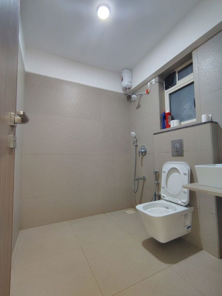 Bathroom, sheth-72-west 3 Bedroom 1120 Sq.Ft. Apartment In Andheri West Mumbai 10711867