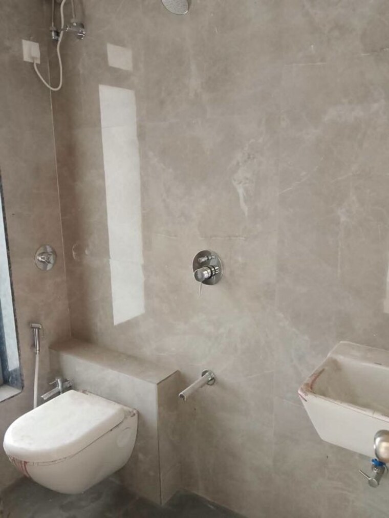 Bathroom, nakul-raj 2.5 Bedroom 760 Sq.Ft. Apartment In Malad West Mumbai 10711873