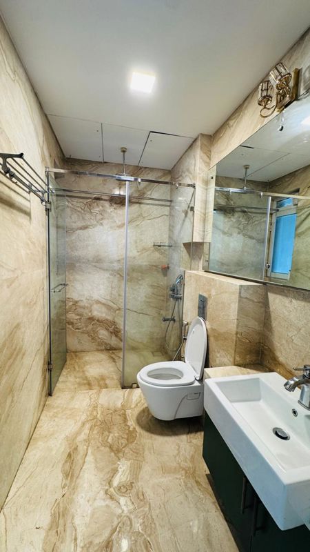 Bathroom in 5 BHK Apartment at Raheja Imperia, Worli – for Sale