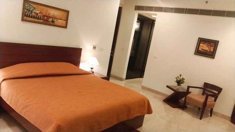 Living Room, central-park-i 3.5 Bedroom 1950 Sq.Ft. Apartment In Sector 42 Gurgaon 10711886