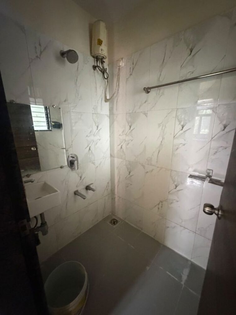 Bathroom, dosti-desire-joy 1 Bedroom 290 Sq.Ft. Apartment In Brahmand Thane 10711904
