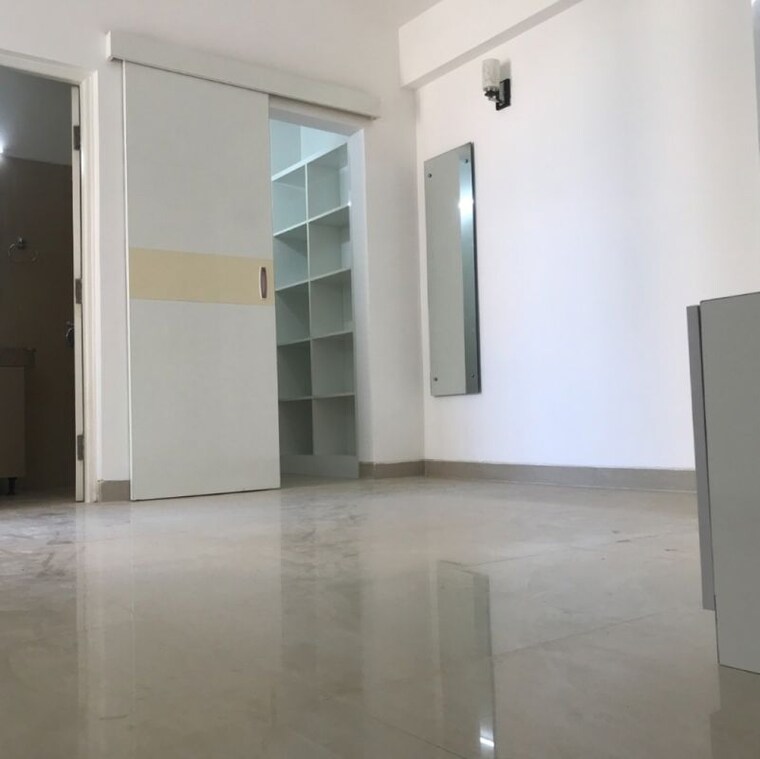 Room, emaar-emerald-estate 2 Bedroom 1020 Sq.Ft. Apartment In Sector 65 Gurgaon 10711933