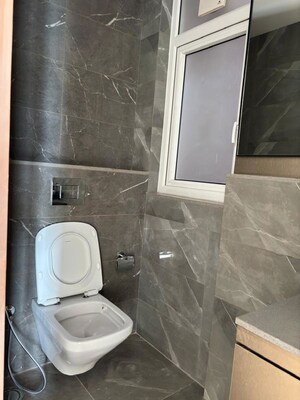 Bathroom in 4 BHK Apartment at DLF Platinum Residences, Dlf Phase iv – for Rent