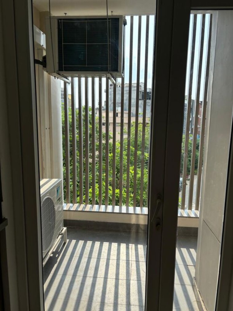 Balcony, dlf-platinum-residences 4 Bedroom 2486 Sq.Ft. Apartment In Dlf Phase iv Gurgaon 10711939