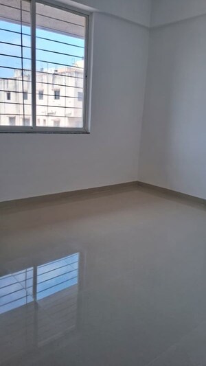 Room in 2 BHK Apartment at Rahul Sky Crest, Hadapsar – for Rent