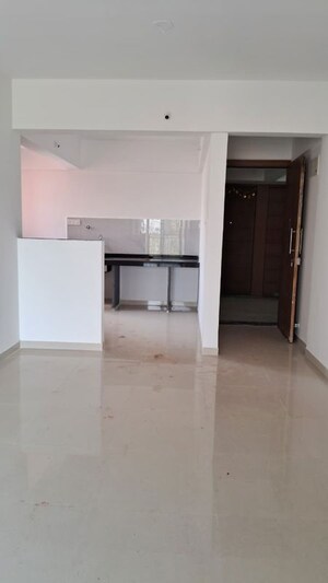 Room in 2 BHK Apartment at Rahul Sky Crest, Hadapsar – for Rent