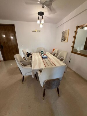 Team Area in 4 BHK Builder Floor at DLF Platinum Residences, Dlf Phase iv – for Rent