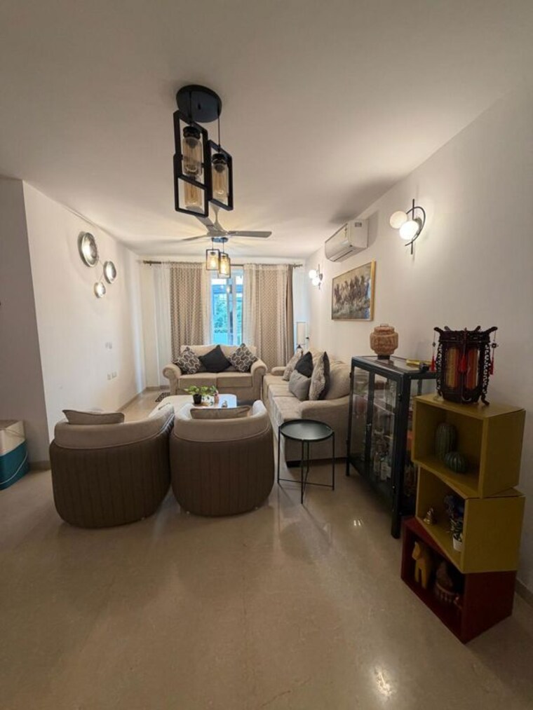 Living Room, dlf-platinum-residences 4 Bedroom 300 Sq.Yd. Builder Floor In Dlf Phase iv Gurgaon 10711963