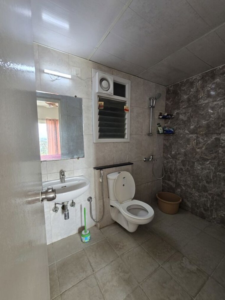 Bathroom, mantri-webcity 3 Bedroom 1740 Sq.Ft. Apartment In Hennur Road Bangalore 10711960