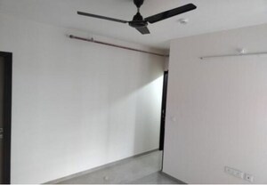 Room in 2 BHK Apartment at Piramal Vaikunth, Balkum Pada – for Rent