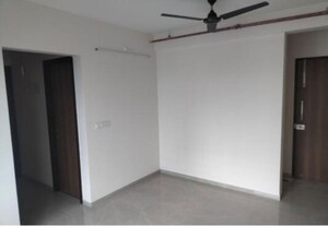 Room in 2 BHK Apartment at Piramal Vaikunth, Balkum Pada – for Rent