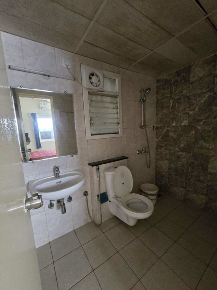 Bathroom, mantri-webcity 3 Bedroom 1740 Sq.Ft. Apartment In Hennur Road Bangalore 10712003
