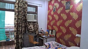 Living Room in 2.5 BHK Builder Floor at Unitech Arcadia, South City 2 – for Rent
