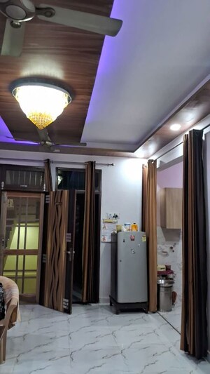 Building Lobby in 2.5 BHK Builder Floor at Unitech Arcadia, South City 2 – for Rent