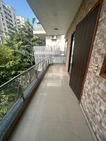 2.5 BHK 1500 Sq.Ft. Builder Floor in Unitech Arcadia