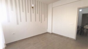 Room in 3 BHK Apartment at Mapsko Paradise, Sector 83 – for Sale