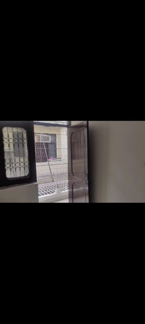 Room in 3 BHK Builder Floor at Sector 36 – for Rent