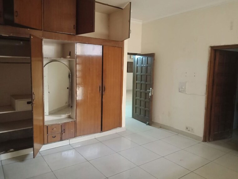 Kitchen, sector 31 3 Bedroom 1650 Sq.Ft. Builder Floor In Sector 31 Noida 10712037
