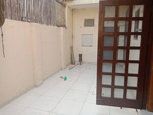 Balcony in 3 BHK Builder Floor at Sector 31 – for Rent