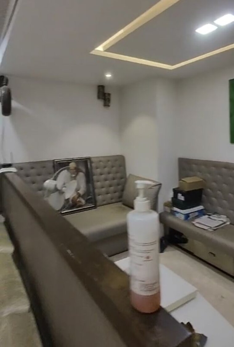 Living Room, happy-home-vastu-luxuria 4 Bedroom 3800 Sq.Ft. Apartment In Rundh Magdalla Surat 10712043