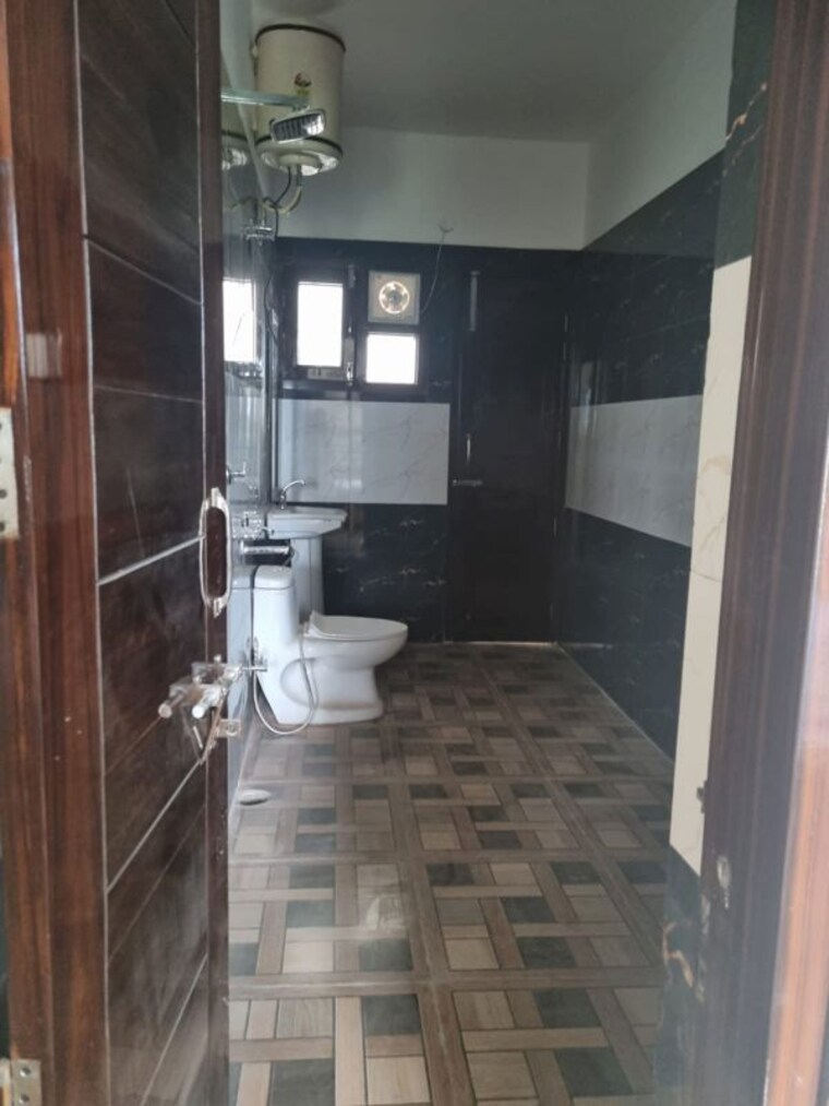 Bathroom, gmada-eco-city 3 Bedroom 300 Sq.Yd. Independent House In North Mullanpur Chandigarh 10712063